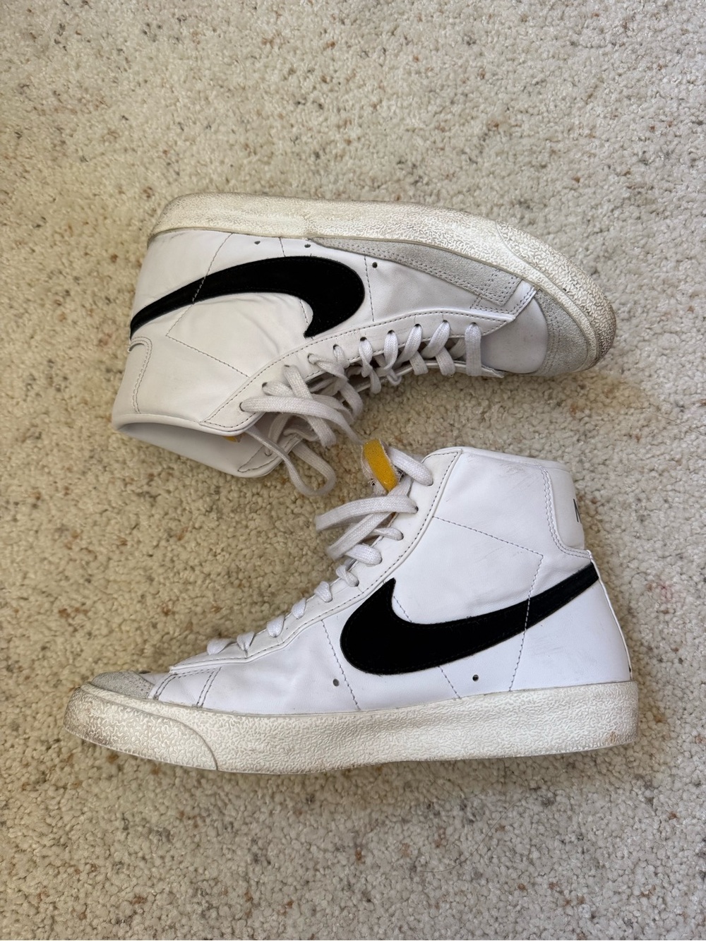 Authentic Nike Blazer Mid 77 Sneakers - 9M